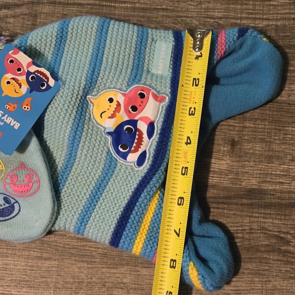 🍒🍒 Nickelodeon Baby Shark Hat & Mitten Set